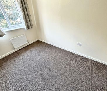 4 bedroom detached house to rent - Photo 2