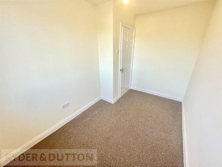 Denton Lane, Chadderton, Oldham, Greater Manchester, OL9 - Photo 3