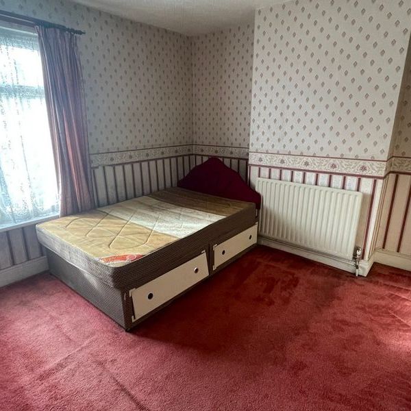 3 Bedroom House To Rent - Page Hall Road, Sheffield, S4 8GU - Photo 1