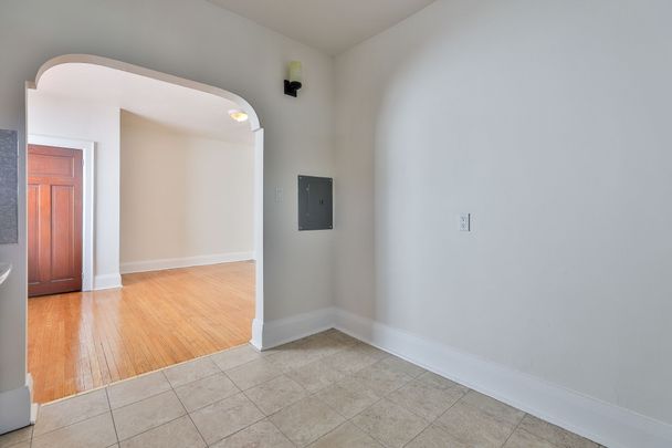 For Lease - 1215 Woodbine Avenue Unit# 2, Toronto, Ontario - Photo 1