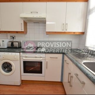 3 Bedroom Rentals in Leeds - Photo 1