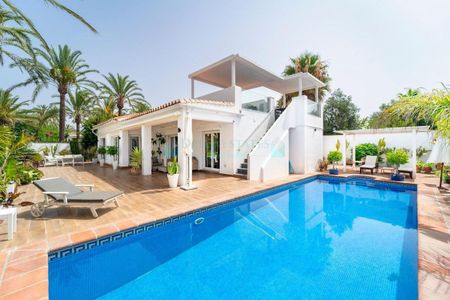 Villa for rent in Marbesa, Marbella East - Photo 4