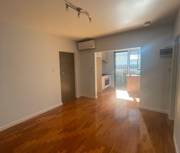 Ground Floor Apartment with Courtyard - Photo 1