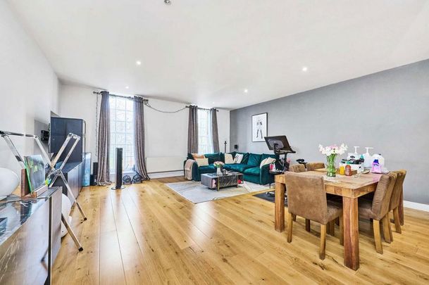2 bedroom flat to rent - Photo 1