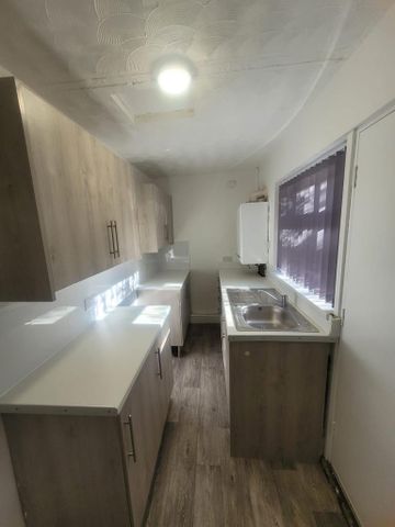2 bedroom terraced house to rent - Photo 5