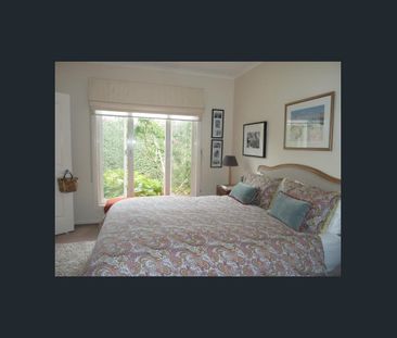 TOP NOTCH LOCATION WITH A CHARACTER FEEL TO IT! - Photo 6