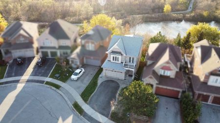 For Lease - 816 Walsh Court, Newmarket, Ontario - Photo 2