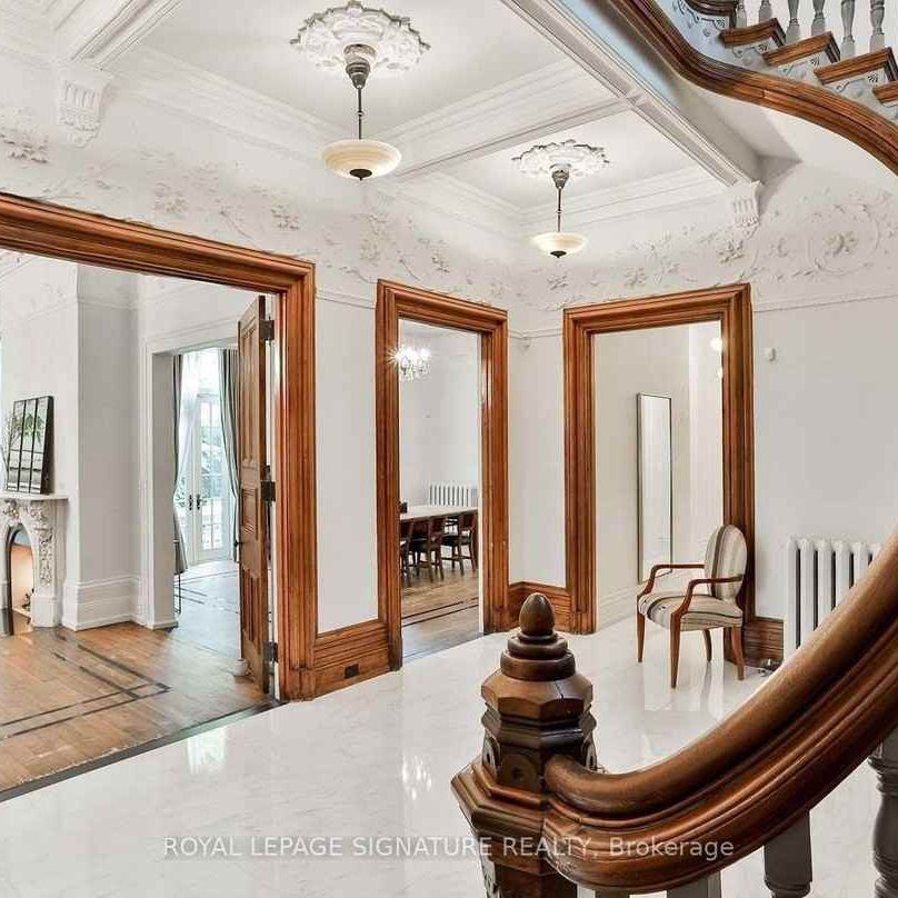 4 Wellesley Place apartment — Toronto, ON (5-Bedroom) - 5 Bedroom - Photo 1