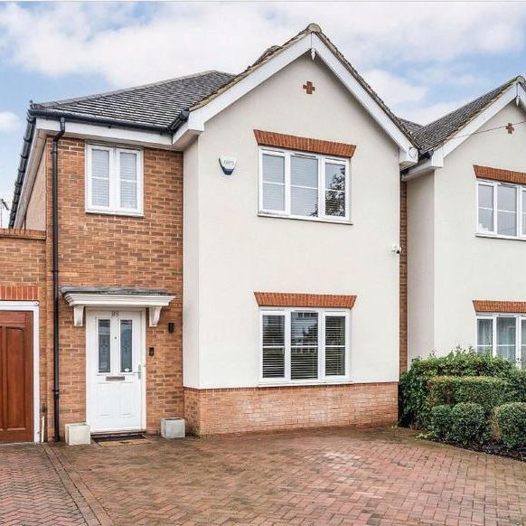4 bedroom semi-detached house to rent - Photo 1