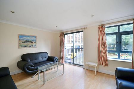 2 bedroom flat to rent - Photo 2