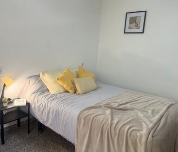 Carrer de Pere Cabanes, Valencia, Valencian Community 46019 - Photo 6