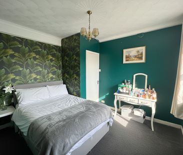 4 Bed Semi-Detached House, Brintons Road, SO14 - Photo 5