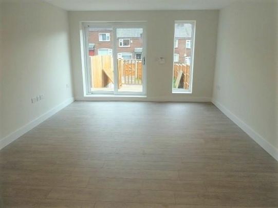 3 bedroom townhouse to rent - Photo 1