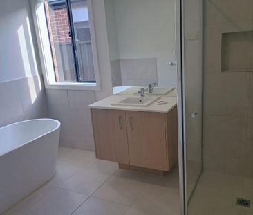 Brand New 25sq Home With 3 Separate Living Areas - Photo 5