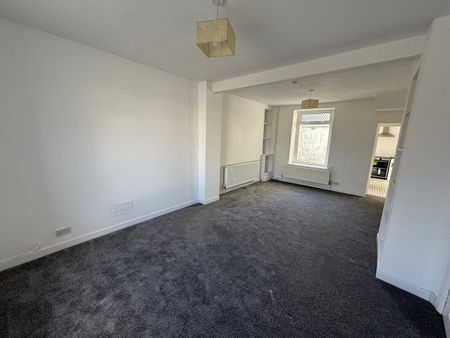 Biddulph Estate, Llanelli, SA15 - Photo 4