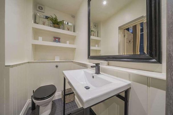 Queensberry Place, South Kensington, SW7 - Photo 1