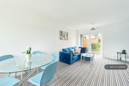 3 bedroom semi-detached house to rent - Photo 3