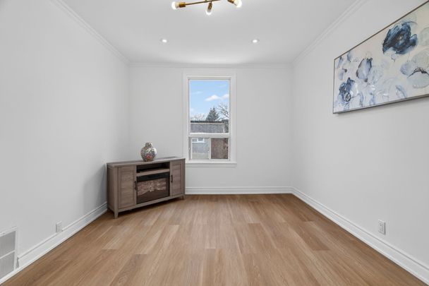 For Lease - 7 Ellsworth Avenue Unit# 2nd Floor, Toronto, Ontario - Photo 1