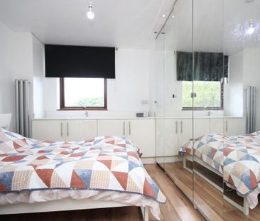3 bedroom flat to rent - Photo 2