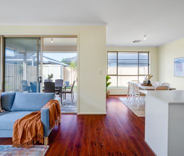 Open The Door to Spacious Family Living in the Heart of Munno Para - Photo 2