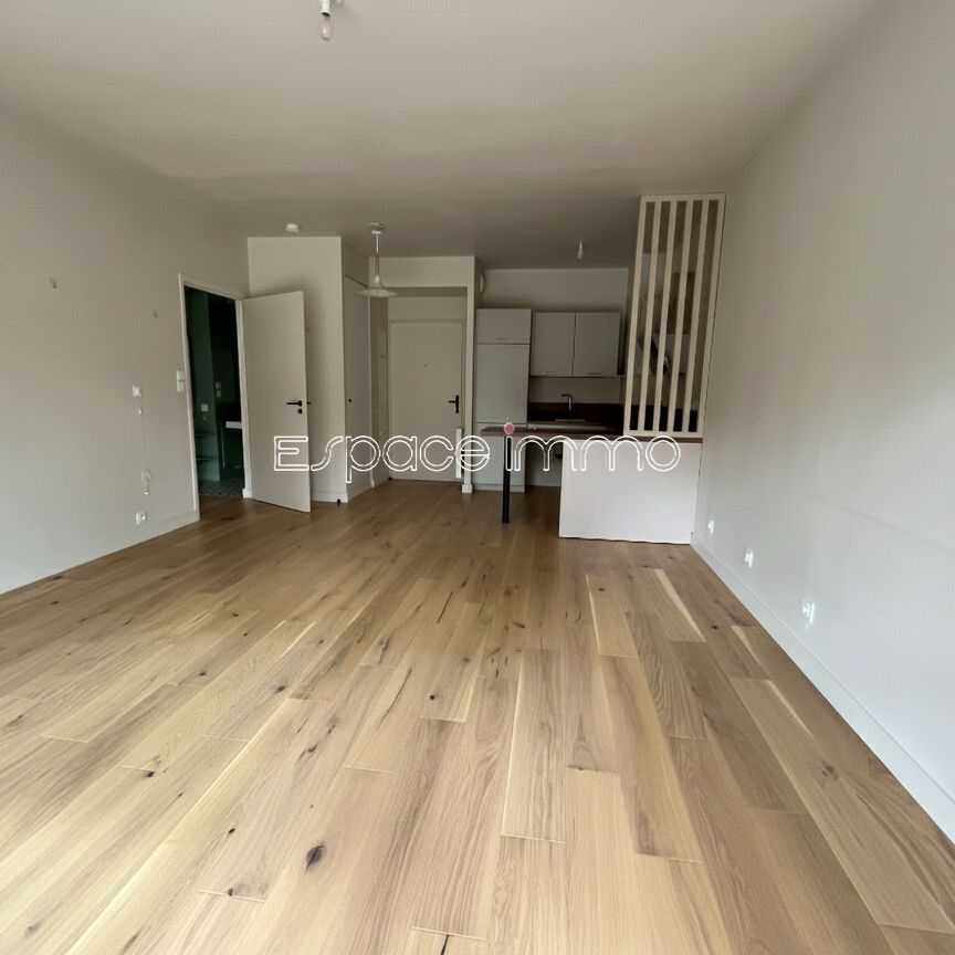 Location Appartement 2 pièces 49m² MONT ST AIGNAN 76130 - Photo 1