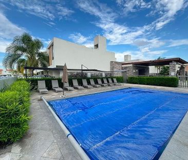 Casa Remodelada en Condominio en Renta en Sonterra - Photo 3