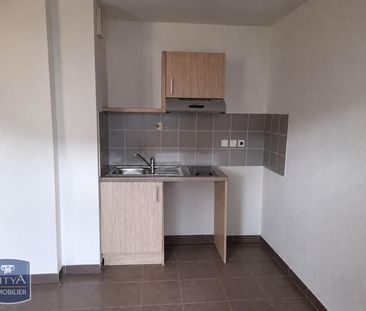 Location Appartement 1 pièce 32m² LA SEYNE SUR MER 83500 - Photo 1