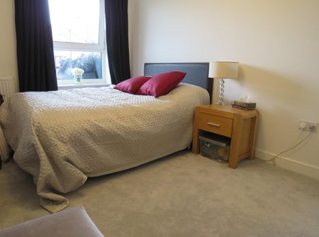 Bridge Road East, Welwyn Garden City - Photo 2