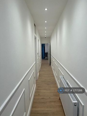 1 bedroom in a flat share to rent - Photo 5