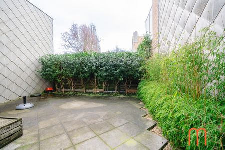 Mooie, gerenoveerde woning met 3 slaapkamers in de rustige wijk Mariakerke. - Photo 5