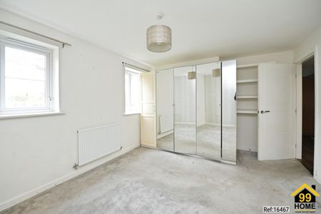 2 bed Flat in Morse Lodge 44 Whitworth Avenue, Romford, RM3 7GP - Photo 3
