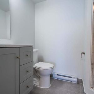 2 CH - 1 SDB - Montréal - $2,200 /mo - Photo 2