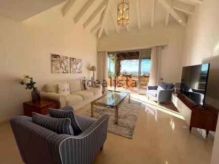 Alquiler de ático en Calle Cañete - Photo 2