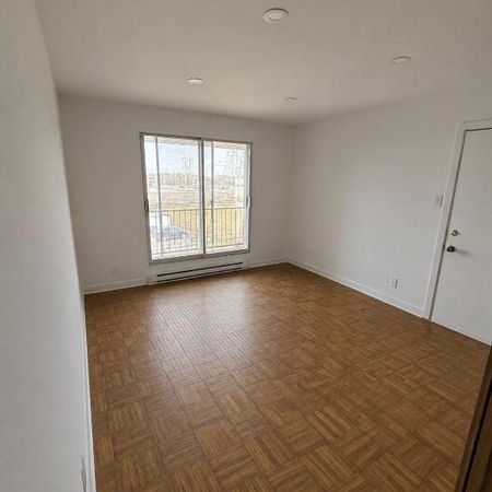 🏡 À LOUER – Grand 4½ à St-Constant 📍 Rue Lanctot | Disponible 1er août 💰 1 395 $ / mois - Photo 4