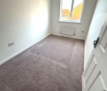 2 bedroom semi-detached house to rent - Photo 3