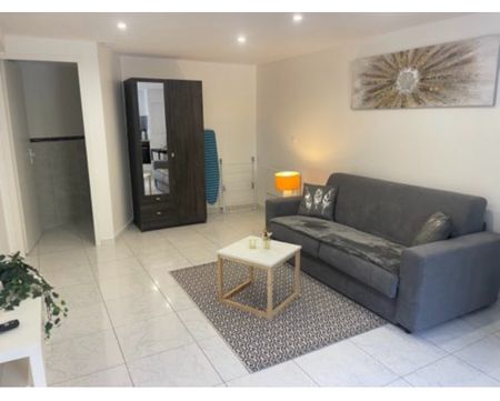 STUDIO MEUBLE A L'ANNEE, - Photo 3