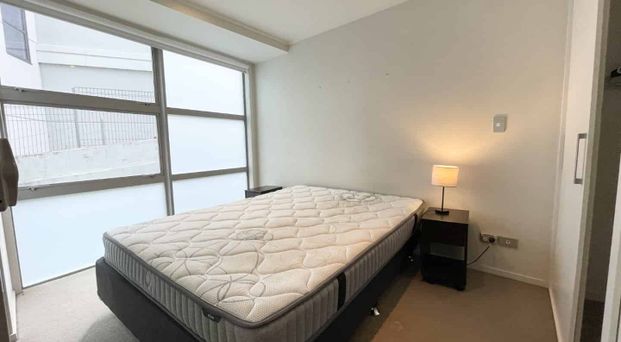 Modern, Fully Furnished One-Bedroom Apartment – Eclipse Apartments - Photo 1