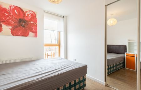 2 Bed Flat, Arboretum Place, IG11 - Photo 2