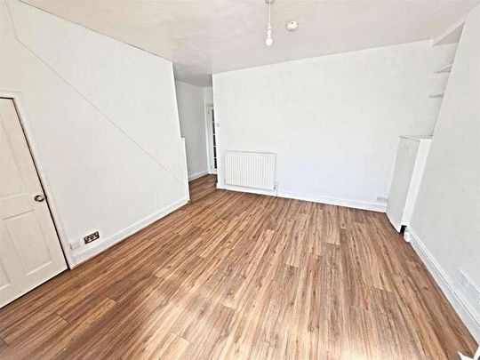 Vaughan Street, Pwllgwaun, Pontypridd, CF37 - Photo 1