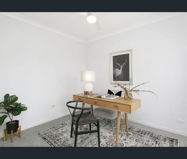 Immaculate & Central Family Home - Photo 2