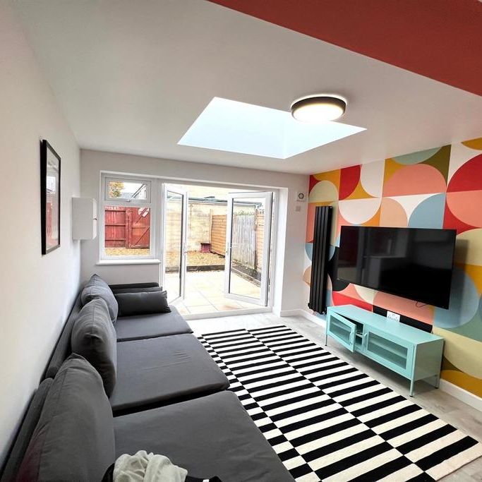 1 bedroom in a house share to rent - Photo 1