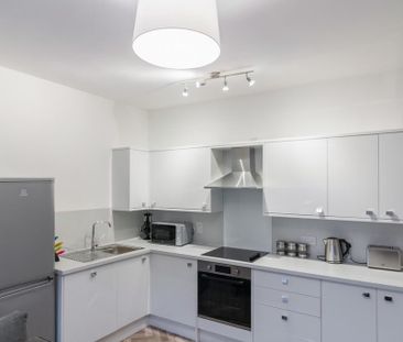 3 bedroom flat to rent - Photo 1