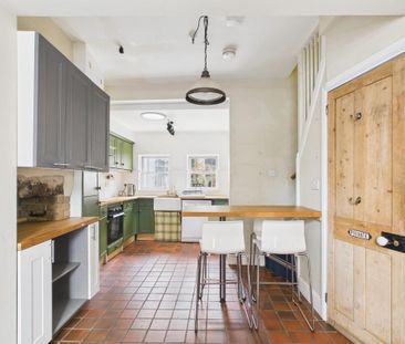 2 bedroom end of terrace house to rent - Photo 3