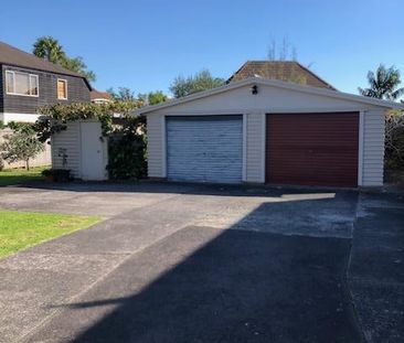 LONG DRIVE - 2 BEDROOM - FRONT HOUSE - Photo 6