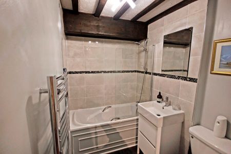 Bowbridge Lock, Stroud, Gloucestershire, GL5 2JZ - Photo 4