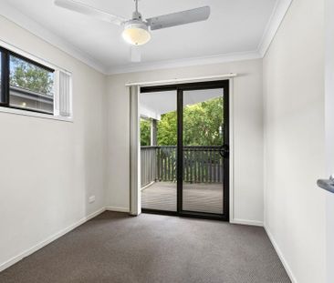 Spacious Townhouse Living in a Secure Complex - Photo 2