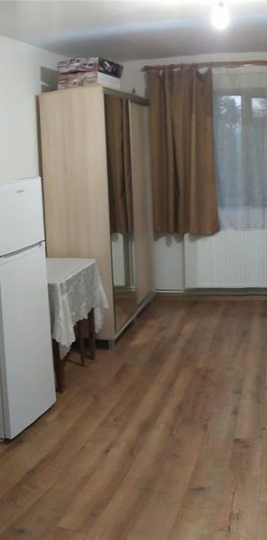 Inchiriere camera zona Medicina 18 mp - Fotografie 1