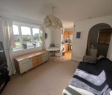 Studio Flat, Newland House, SE14 - Photo 1