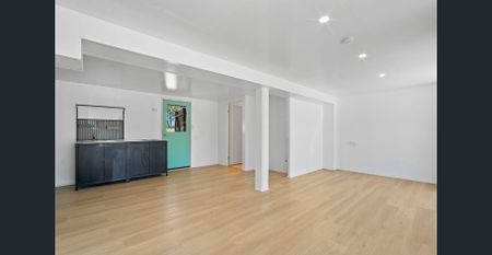 Spacious Family home with Dual Living Opportunities! - Photo 4