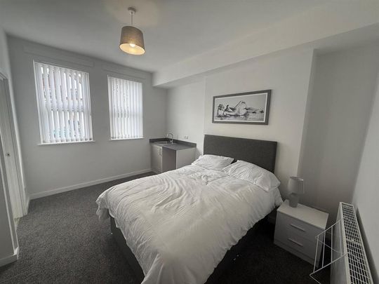 1 bedroom in a house share to rent - Photo 1